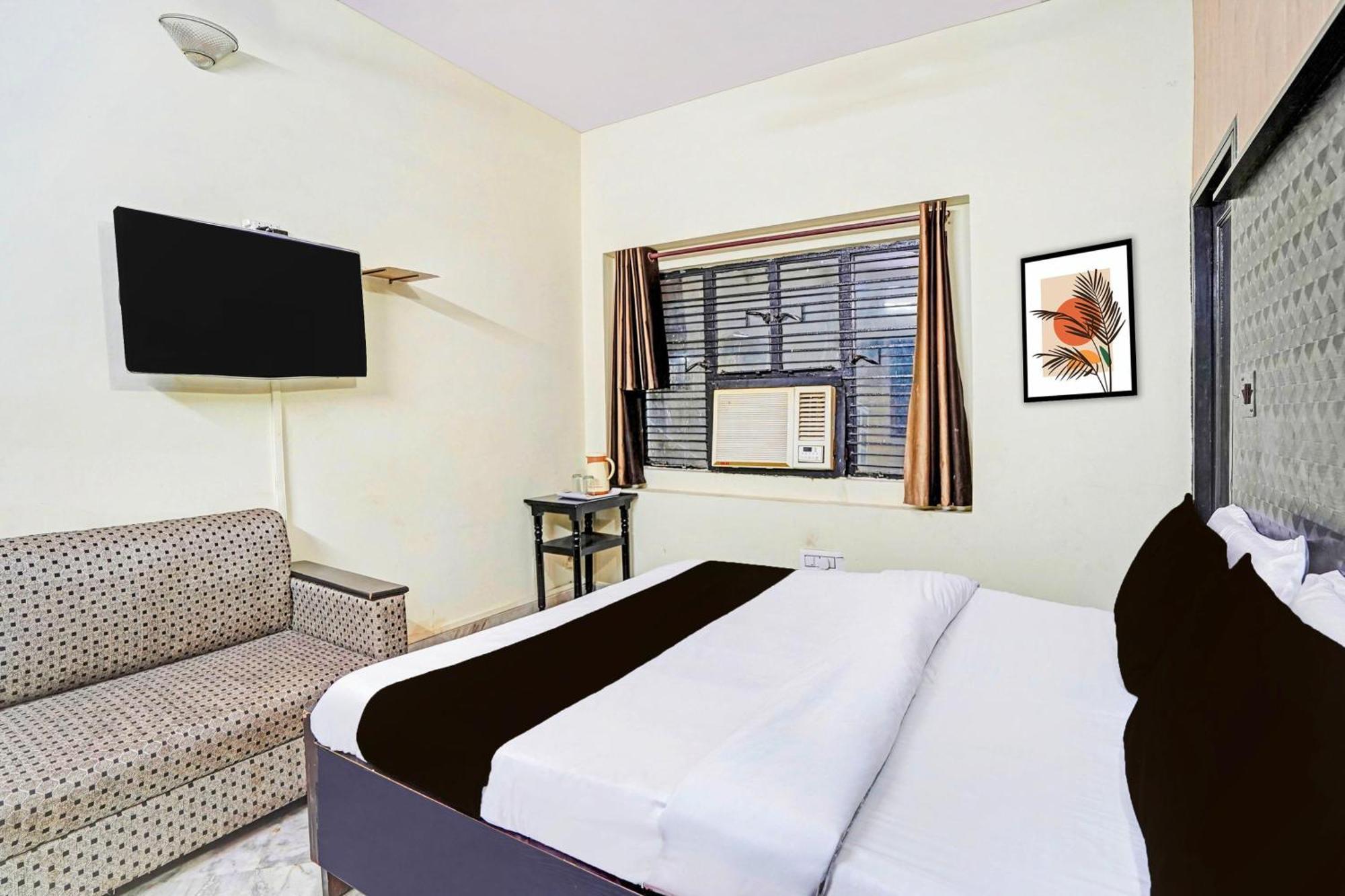 Super Collection O Mathura Near Railway Station Exterior foto