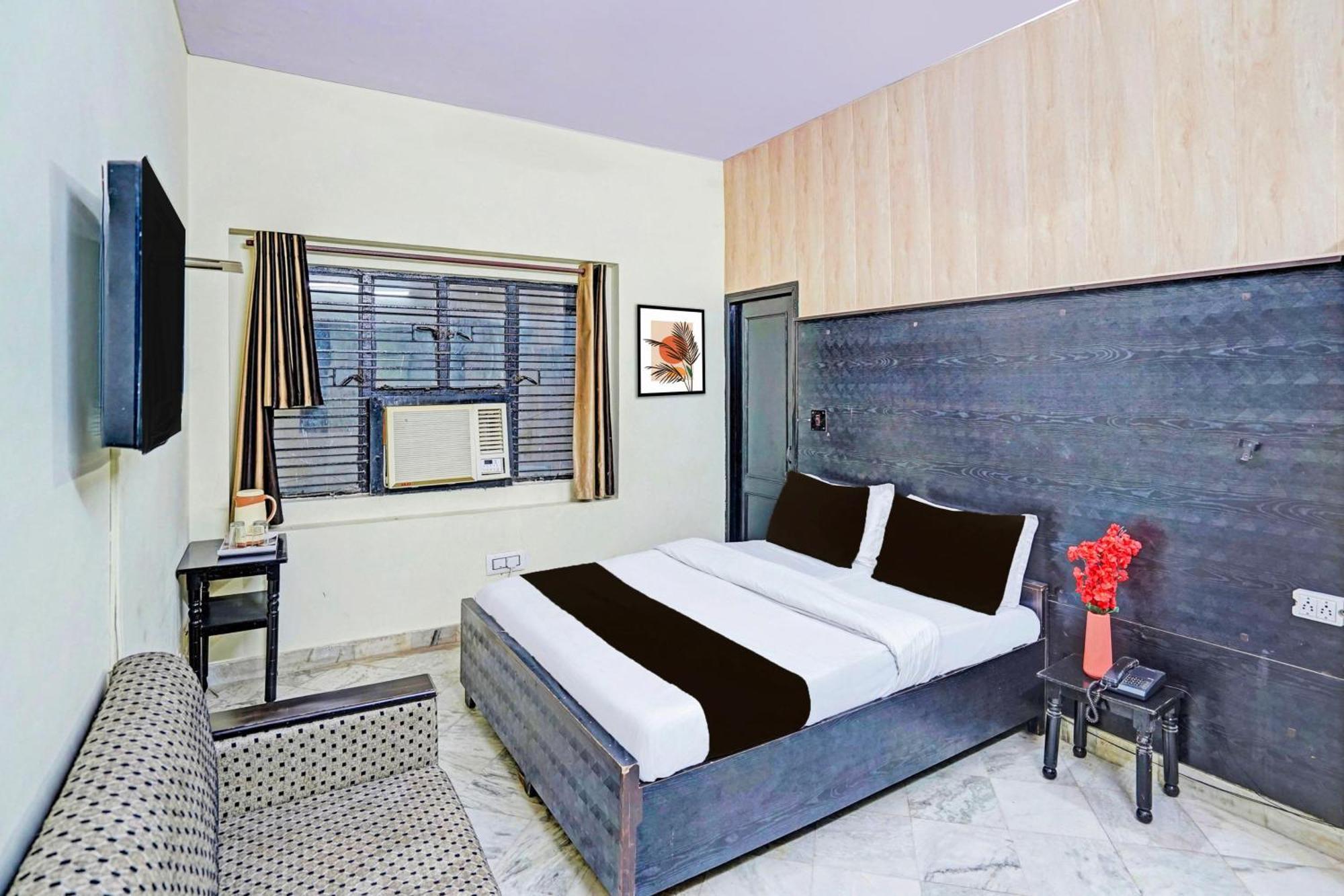 Super Collection O Mathura Near Railway Station Exterior foto