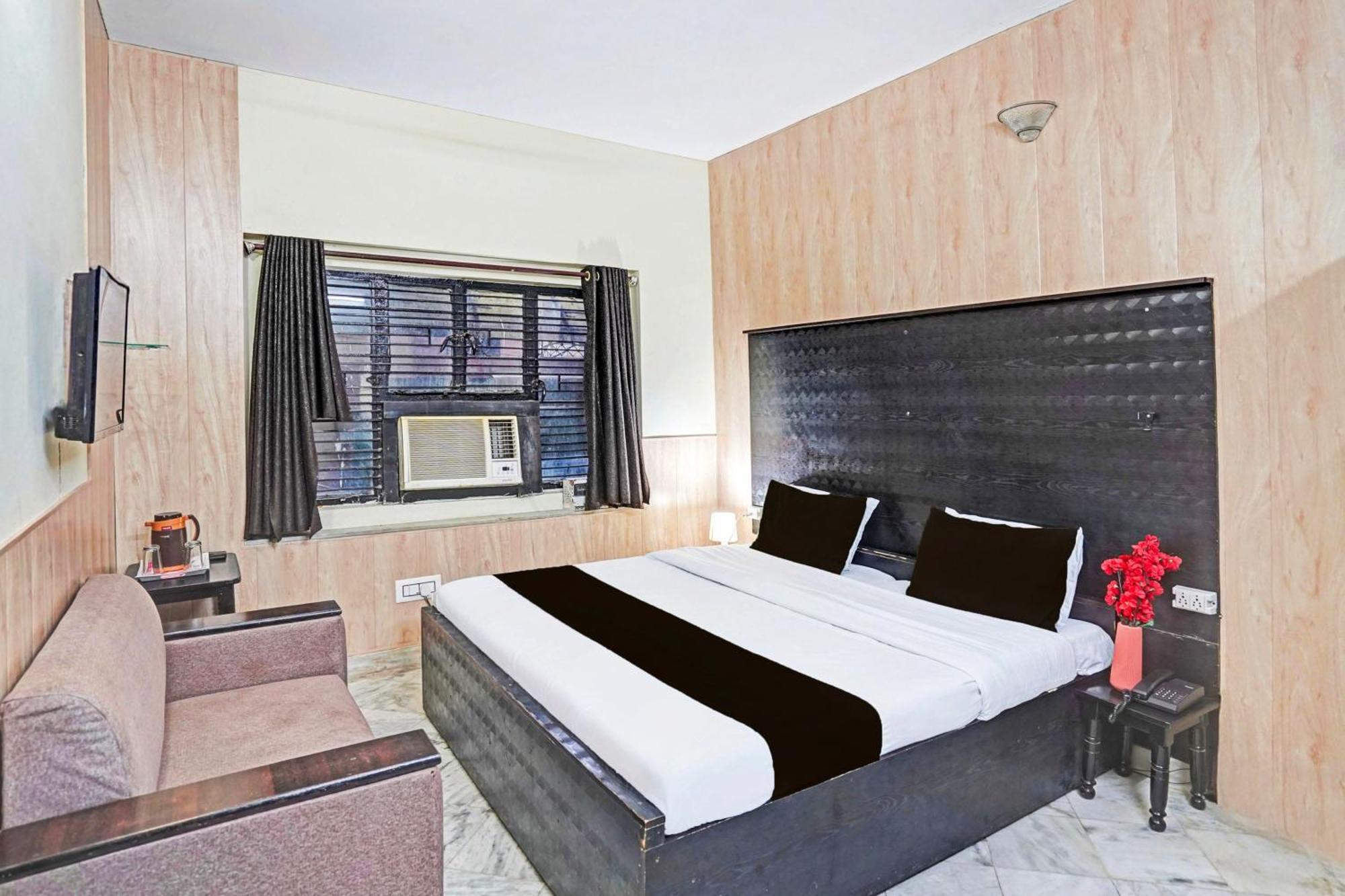 Super Collection O Mathura Near Railway Station Exterior foto